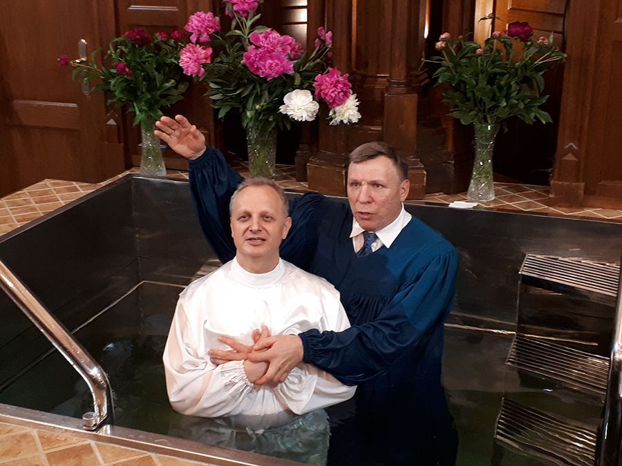«И дам тебе венец жизни…» - крещение в Московской центральной церкви ЕХБ