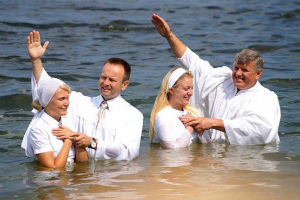 Баптисты Киева отметили 1025-летие крещения Руси крещением 180 человек 