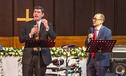 Сотни людей приняли Христа на служении внука Билли Грэма в Китае