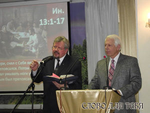 Встреча Пасхи в московской церкви "Голгофа"